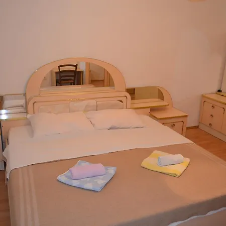 Apartments Petar Draga Bascanska Exterior photo
